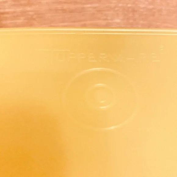 Tupperware Set of Yellow Shelf Saver and Pour Seal Wedge Containers - Picture 2 of 7